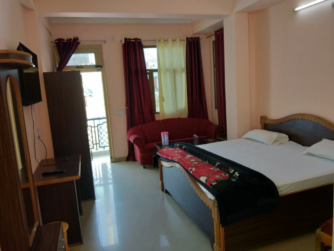 Hotels in Pithoragarh - Hotel Punetha Inn