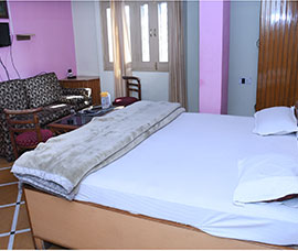 Pithoragarh Hotels - Hotel Punetha Inn